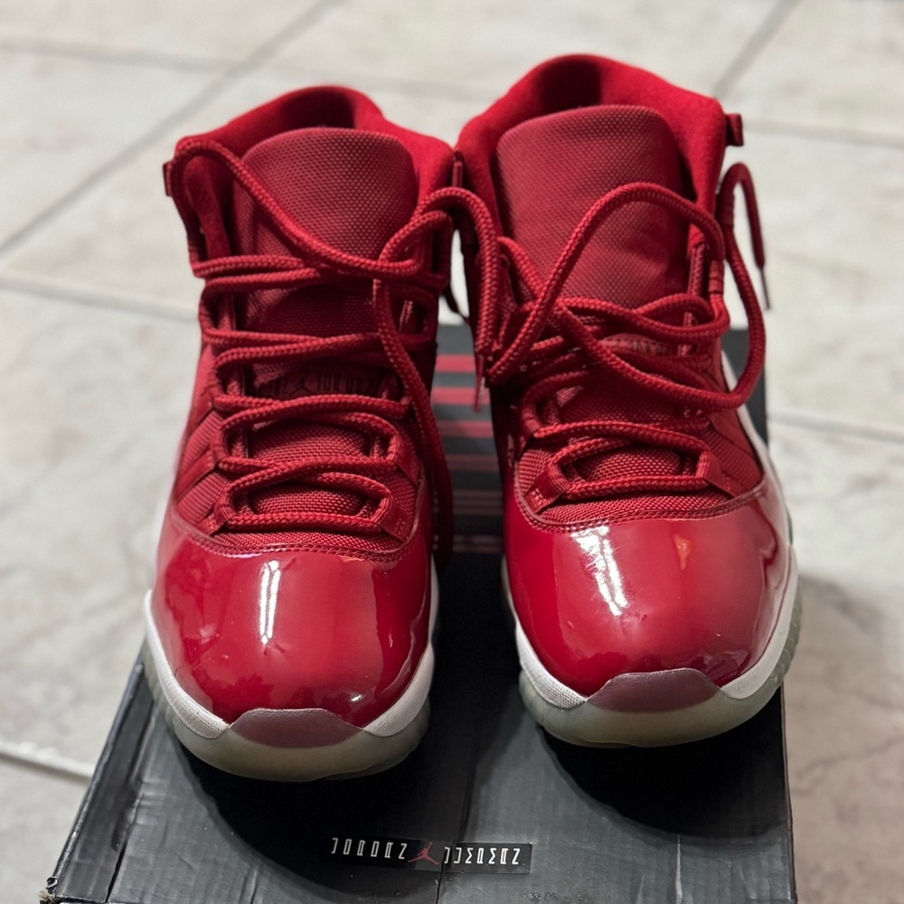 Gym Red 11s - Picture 2 of 4